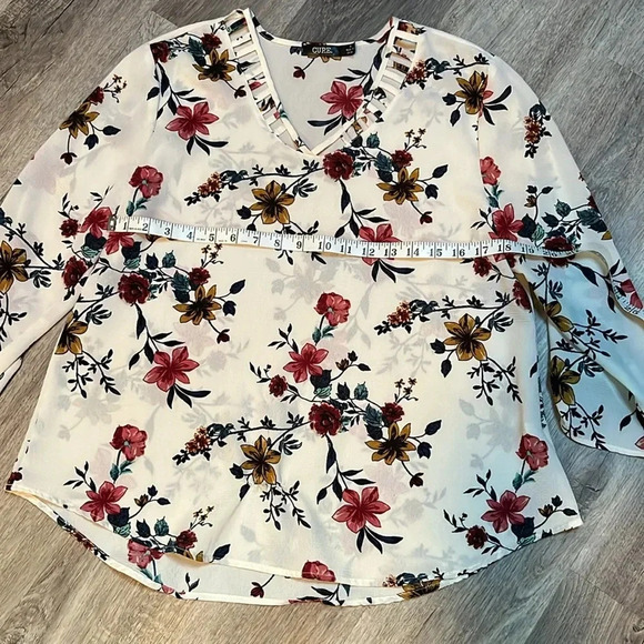Cure off white flower print blouse - Picture 2 of 9